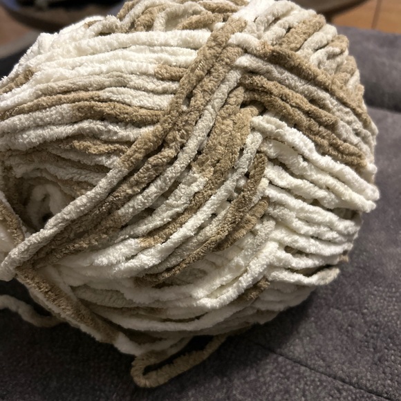 Handmade Bernat Baby Blanket - Picture 8 of 8